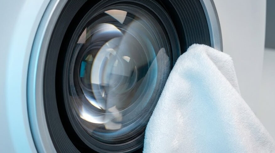 Dlaczego Twój projektor traci jasność? Znaczenie profesjonalnej konserwacji.